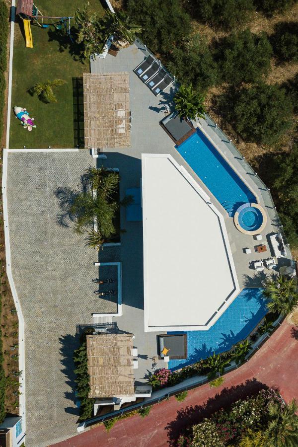 Chara Sensory Luxury Villa With Heated Pool & Gym, By Thinkvilla Pánormos Buitenkant foto