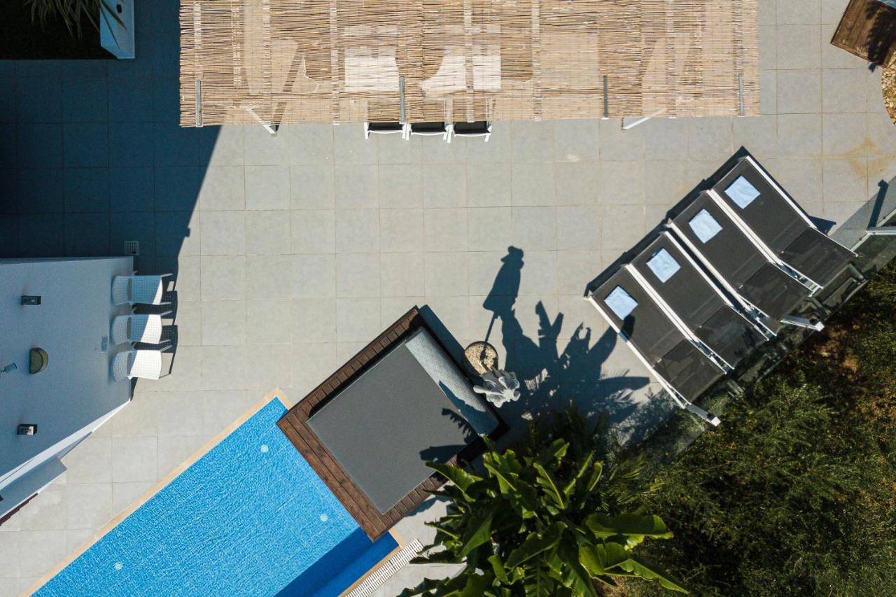 Chara Sensory Luxury Villa With Heated Pool & Gym, By Thinkvilla Pánormos Buitenkant foto