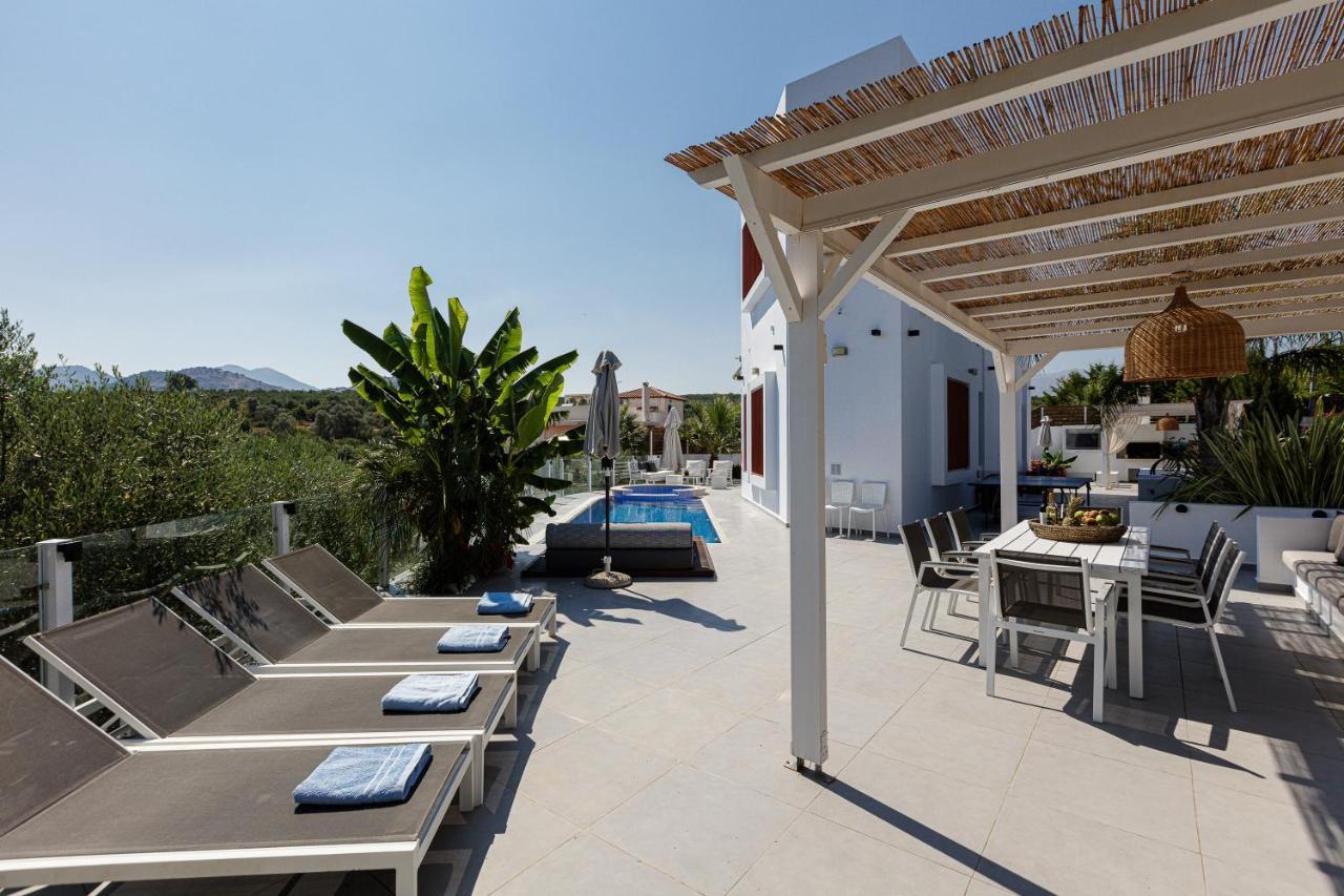 Chara Sensory Luxury Villa With Heated Pool & Gym, By Thinkvilla Pánormos Buitenkant foto