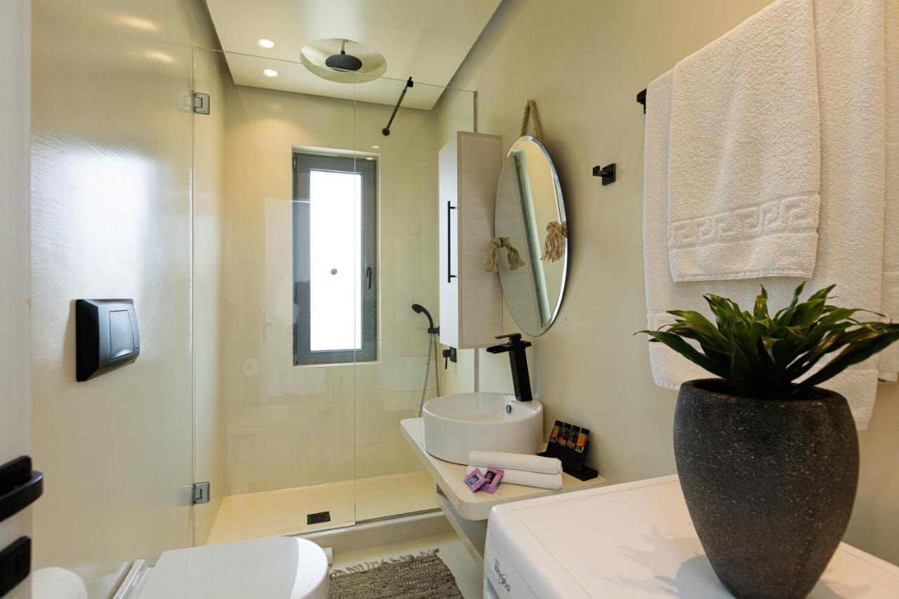 Chara Sensory Luxury Villa With Heated Pool & Gym, By Thinkvilla Pánormos Buitenkant foto