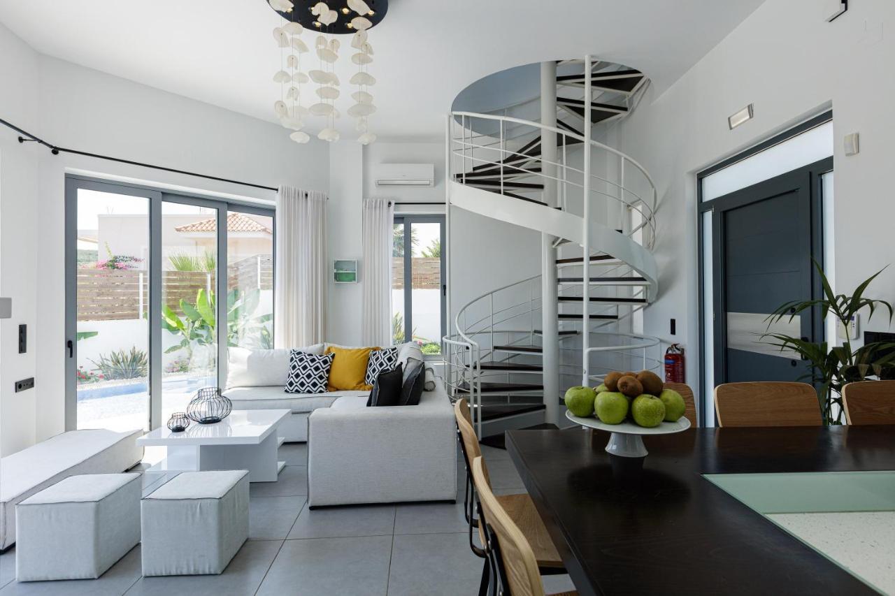Chara Sensory Luxury Villa With Heated Pool & Gym, By Thinkvilla Pánormos Buitenkant foto