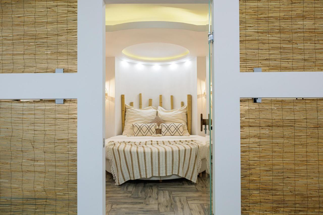 Chara Sensory Luxury Villa With Heated Pool & Gym, By Thinkvilla Pánormos Buitenkant foto