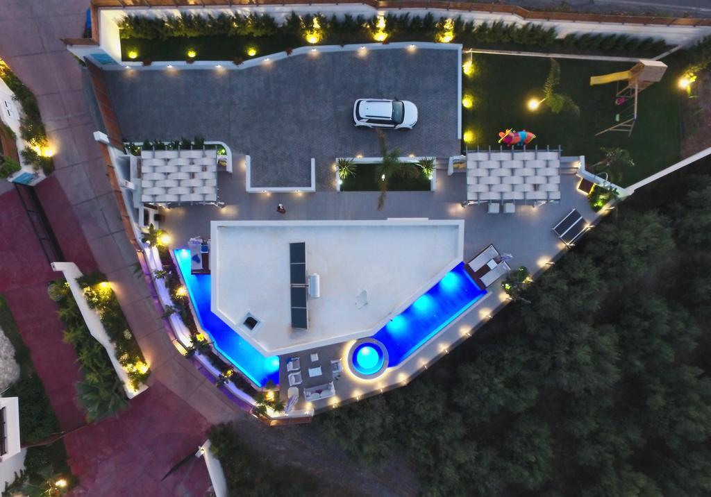 Chara Sensory Luxury Villa With Heated Pool & Gym, By Thinkvilla Pánormos Buitenkant foto